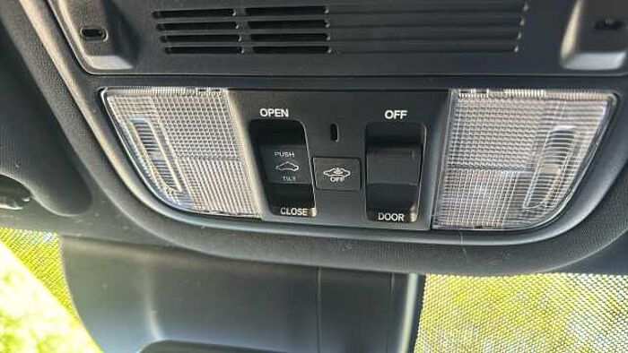 Honda Civic 1.5 VTEC Turbo Prestige 5dr CVT 
